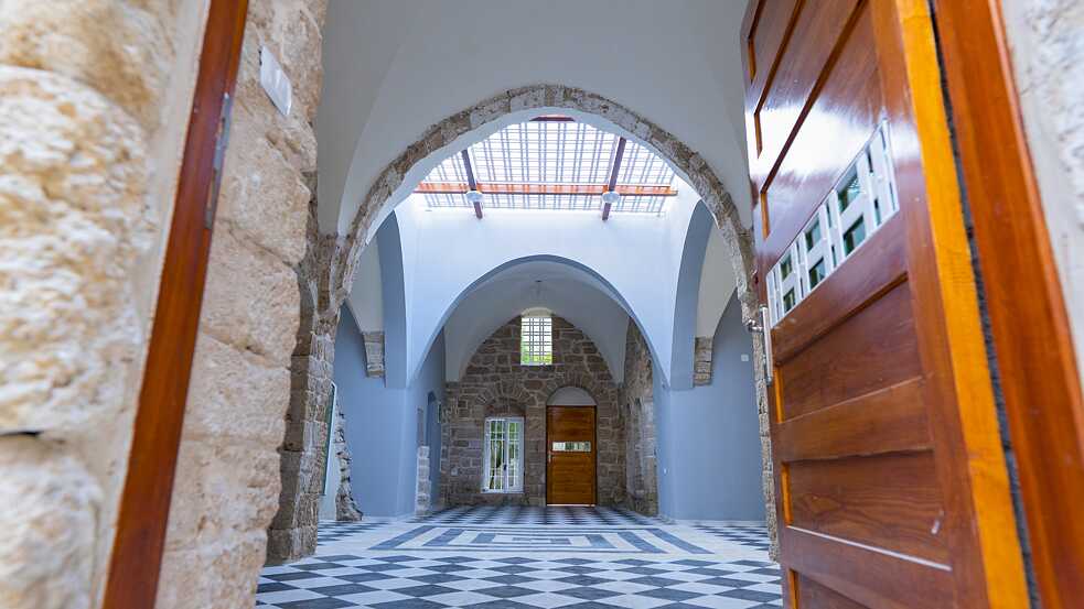 Al-Ghussein house door view inside
