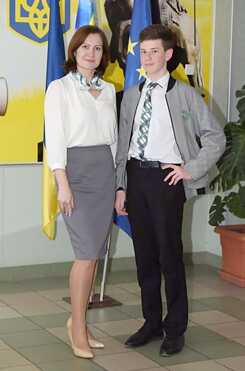 Mykola Ivashkin mit seiner Lehrerin Natalia Shelgunova