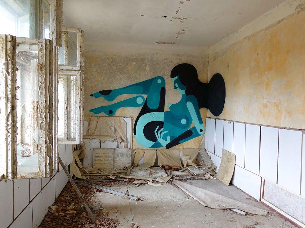 Kunst des Berliner Künstlers James Reka in einer verlassenen Wohnung