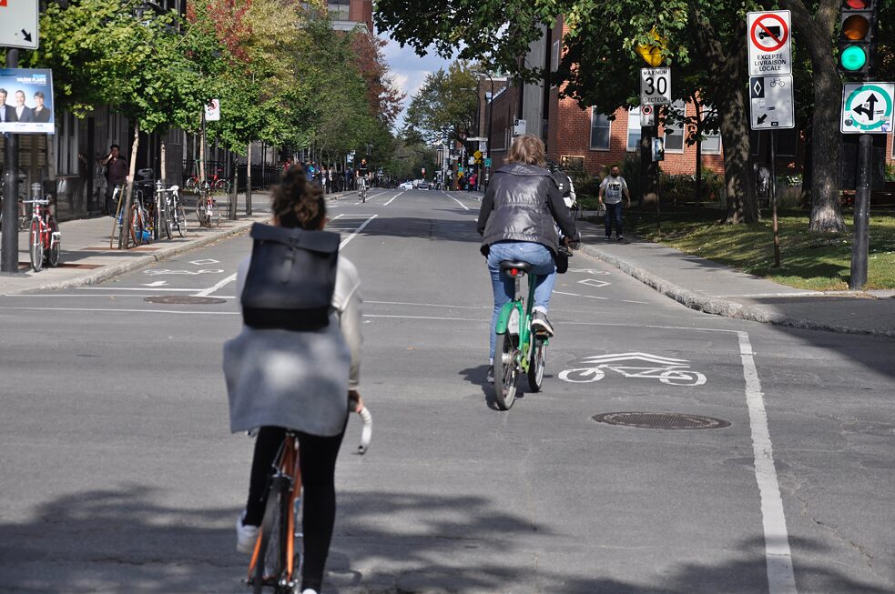 Nahezu 2.000 Personen nutzen den Radweg in der Laurier Avenue im Jahresdurchschnitt täglich.