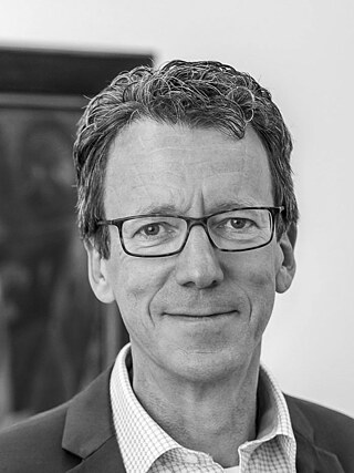   ©   Daniel Hess Bio 