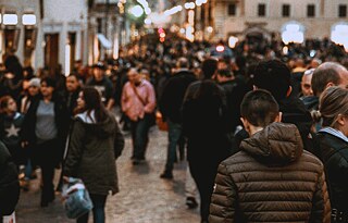 Jene, die ihre Zukunft in Deutschland sehen, wollen sich als ein Teil der deutschen Gesellschaft fühlen. 