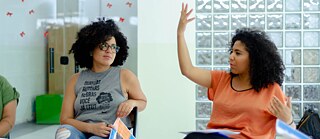 Carine Souza and Juliane Sousa, coordinator of “Mulheres Negras na Biblioteca”