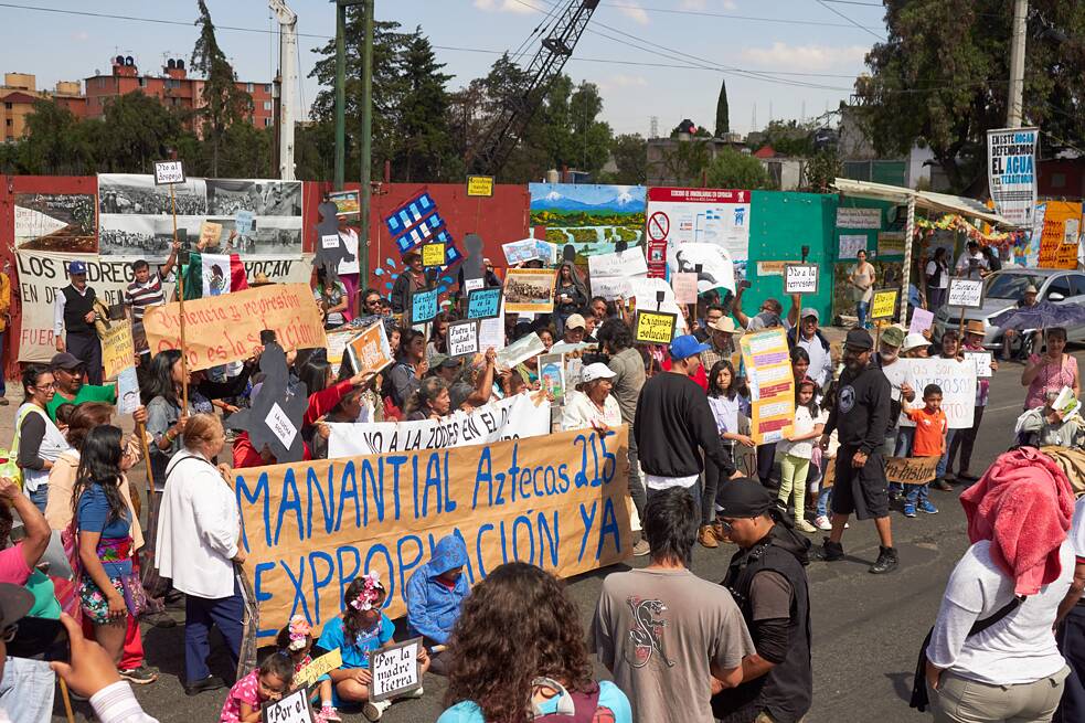 Imágenes de la grabación de un video musical frente al tapial, en el marco del Festival de la Madre Tierra, en octubre de 2016