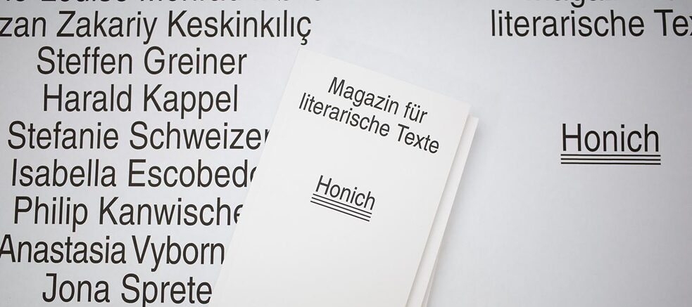 A revista “Honich”, com seu design simples em preto e branco, teve recentemente uma ideia singular: em sua terceira edição, pediu às pessoas a serem publicadas que lhe enviassem exclusivamente seus segundos melhores textos.