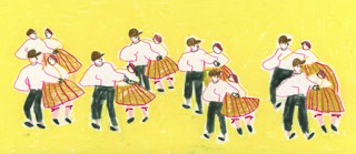 Группа молодежи в народных костюмах танцует народный танец. 
