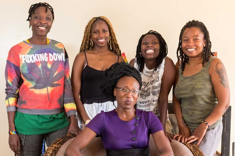 Arya, la chef de famille avec sa famille de choix