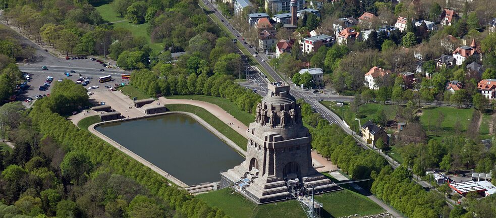 紀念拿破崙的軍隊敗下陣來的萊比錫戰役紀念碑。