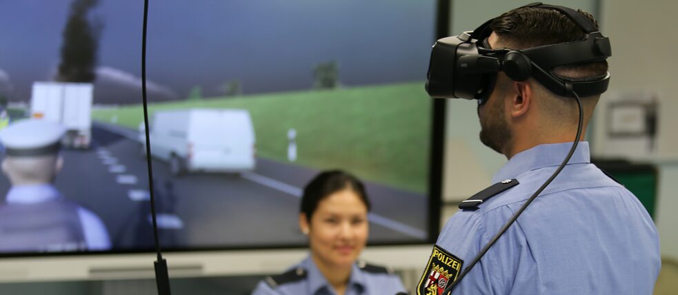 Praktische Übungen in der virtuellen Realität an der Hochschule der Polizei in Hahn.