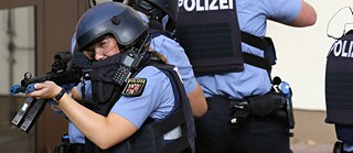 Praktische Übungen an der Hochschule der Polizei in Hahn.