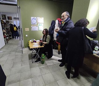 サウル・ ディウセンビー、《Certificate of Authenticity or Parasites are Everywhere》、パフォーマンス　写真：Ulan Djaparov