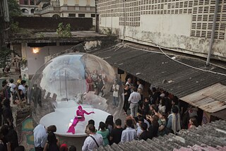 Performance von Henry Tan & Partners auf dem Kunstfestival Colomboscope in Colombo, das vom Goethe-Institut und dem British Council initiiert und seit 2015 von EUNIC unterstützt wird.