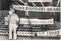 Racism – Luiz Mott celebrated that Grupo Gay da Bahia is declared a local public utility at the City Hall of Salvador in 1985.