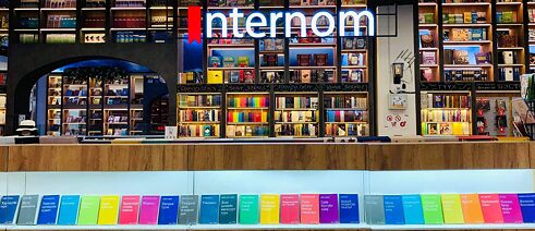 Farbenfroh: Die neue Reihe „Monsudar Literatur“