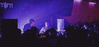 Biliguudei im Lantern Club