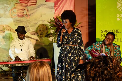 Carlos Praia, Dimbo Makiesse & Delnata Praia no MNA