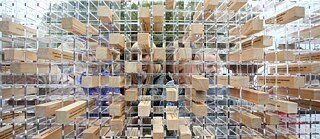 Blick durch die „Verschwindende Wand“ mit einigen Zitaten