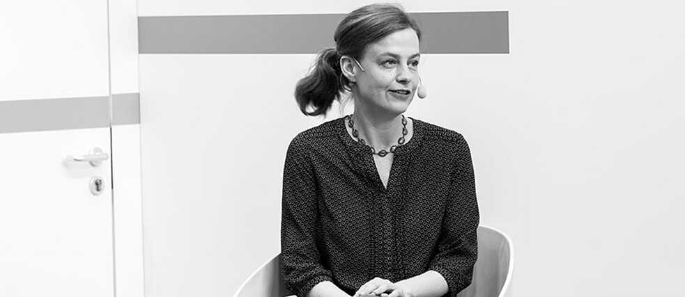 Mariana Leky představuje na Frankfurtském knižním veletrhu 14. října 2017 svou knihu  „Was man von hier aus sehen kann“