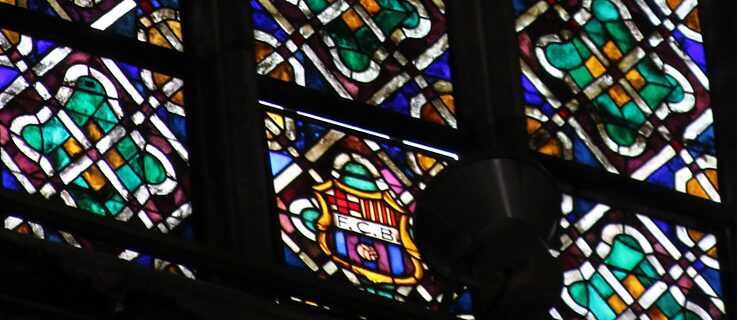 Barça-Wappen in der Kirche