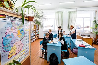 Deutschunterricht in der Schule von Litkowka. Im Gegensatz zu den älteren Generationen in Litkowka sprechen viele der Schüler nur noch ein rudimentäres Deutsch.