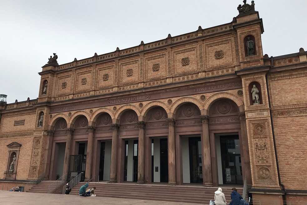 Der Haupteingang der Kunsthalle