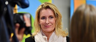 Setzt sich schon lange für mehr Diversität in der Filmbranche ein: die Schauspielerin Maria Furtwängler 2017 bei einem Interview über Geschlechterdarstellung in Film und Fernsehen.