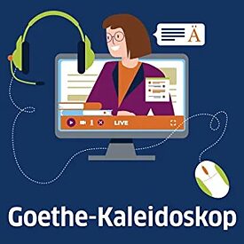 Ein blaues Quadrat mit einer Zeichnung in den Goethe-CD-Farben orange, lila, grün und weiß. Ein Bildsachirm zeigt eine Person, die aus dem Bildschirm hinaus ragt. Man sieht eine Computermaus, Kopfhörer und ein Zeichen für “sprechen”. 