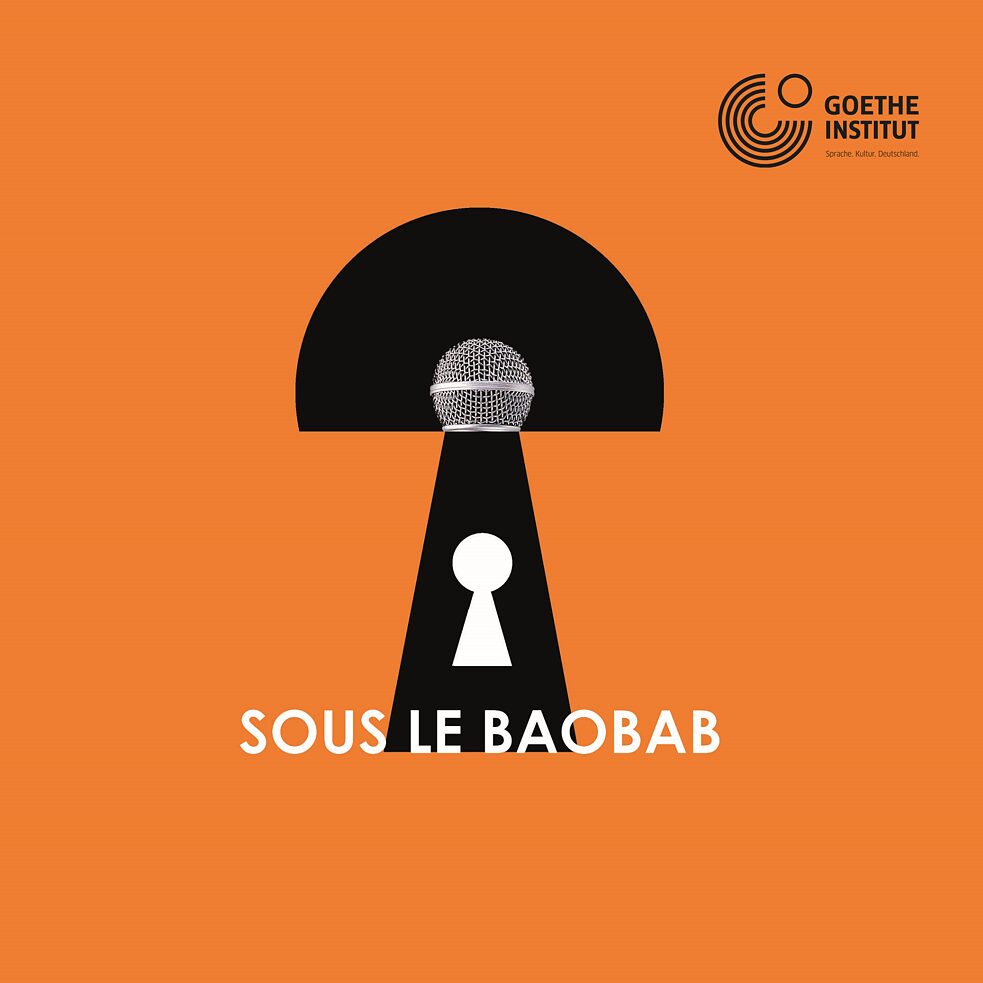 Sous le Baobab - Orangefarbenes Logo mit schwarzer Grafik, die gleichzeitig Baum, Mikrophon und Schlüsselloch ist.