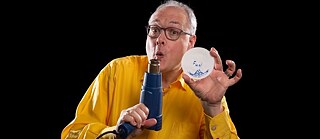 Hecker mit Bohrmaschine