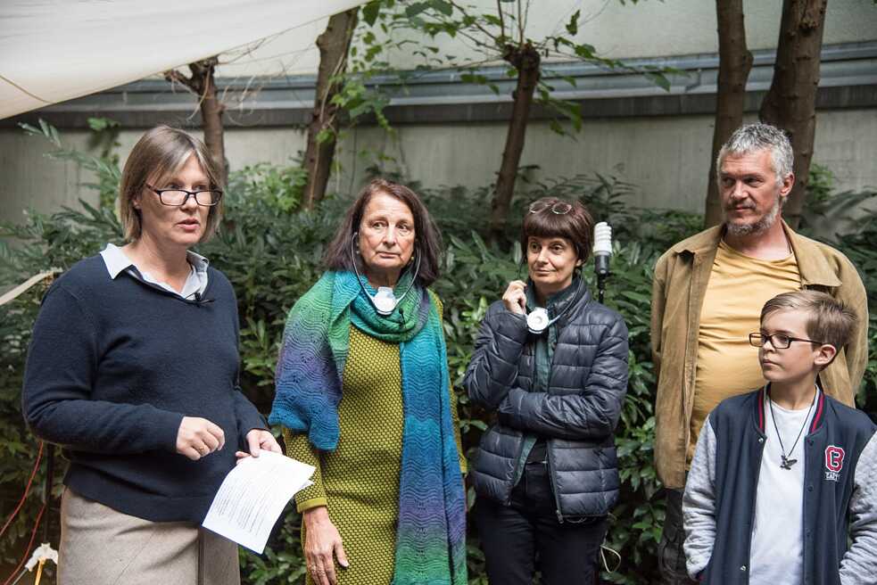 Institutsleiterin Evelin Hust und Ausstellungskuratorinnen Zsófia Ruttkay und Judit Bényei