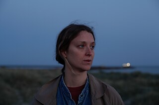 11_GIRAFFE_DIRECTORA Anna Sofie Hartmann@Jenny Lou Ziegel © ©Jenny Lou Ziegel 11_GIRAFFE_DIRECTORA Anna Sofie Hartmann@Jenny Lou Ziegel