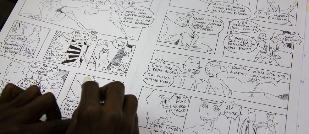 Excerpt of a comic strip in adaptation in Portuguese.