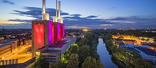 Chi può vantare una centrale di cogenerazione tutta fucsia? Hannover, la città forse più sottovalutata del mondo.