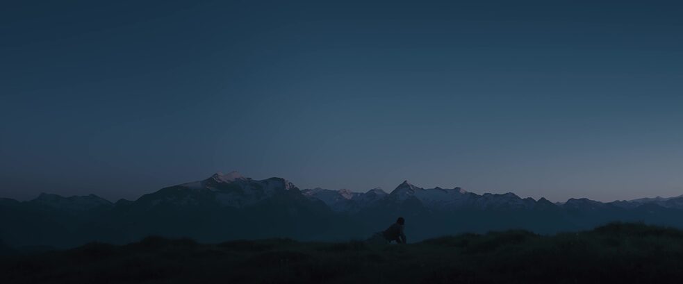 Záběr z filmu „Hazagussa“ od Lukase Feigelfelda, 2017
