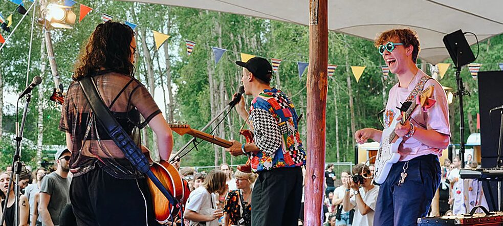A festival with a select booking – and the audience to match: for more than 20 years the Immergut Festival has been bringing indie, rock and pop to Neustrelitz in Mecklenburg-Vorpommern.