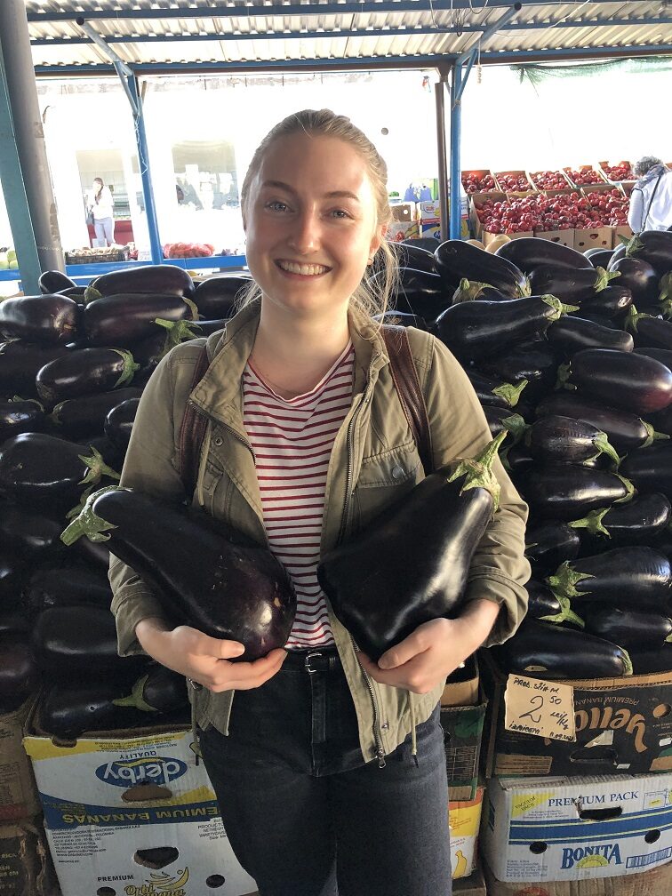 Riesige Auberginen auf dem Markt