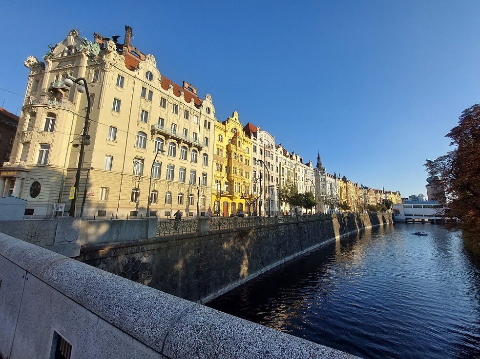 Die Lage des Goethe-Instituts - direkt an der Moldau