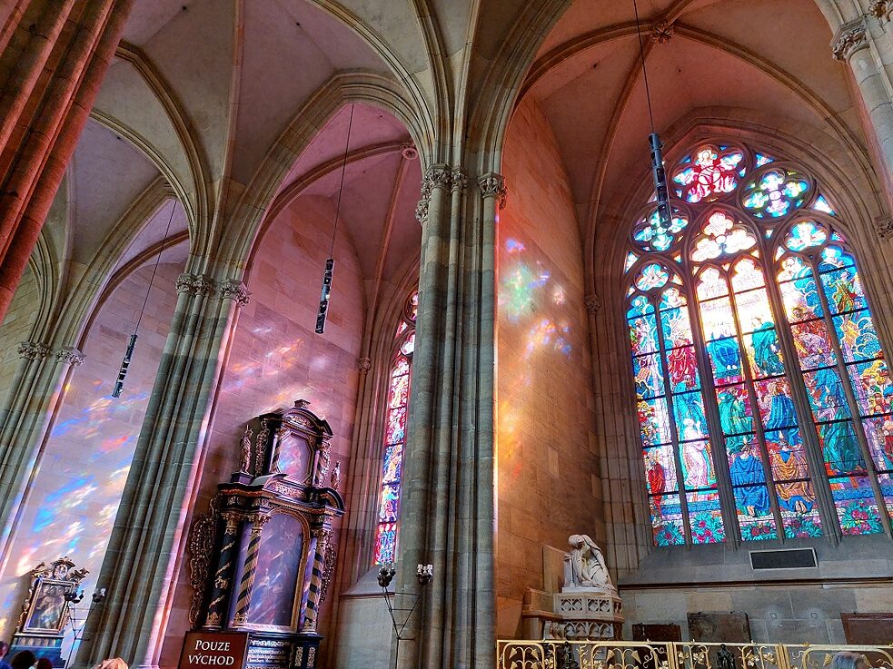 Glasfenster im Veitsdom