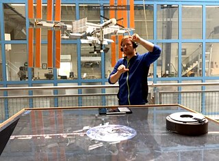 в шкільній лабораторії DLR © © Goethe-Institut в шкільній лабораторії DLR