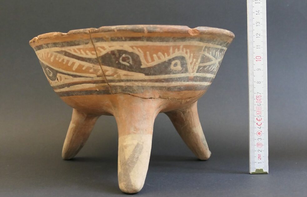 Clay tripod pot with polychrome decoration