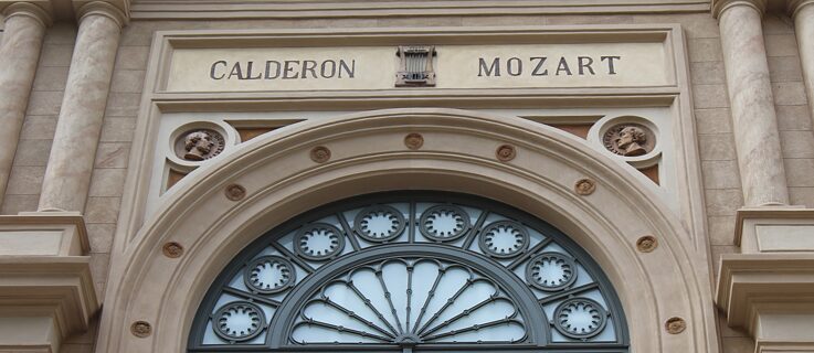 Mozart an der Fassade des Liceu