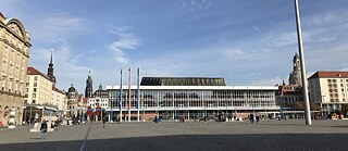 Der Kulturpalast – Blick vom Altmarkt, dem ältesten Platz Dresdens