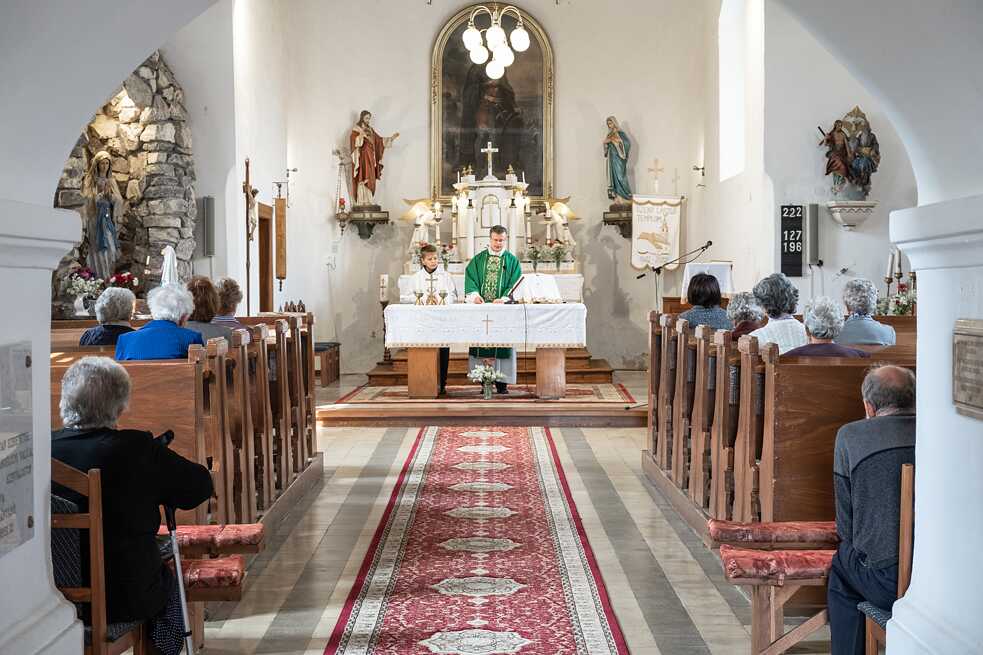 Gottesdienst – zelebriert vom neuen Pfarrer