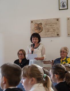 Ibolya Jászainé Löffler bei der Eröffnung des Schuljahres
