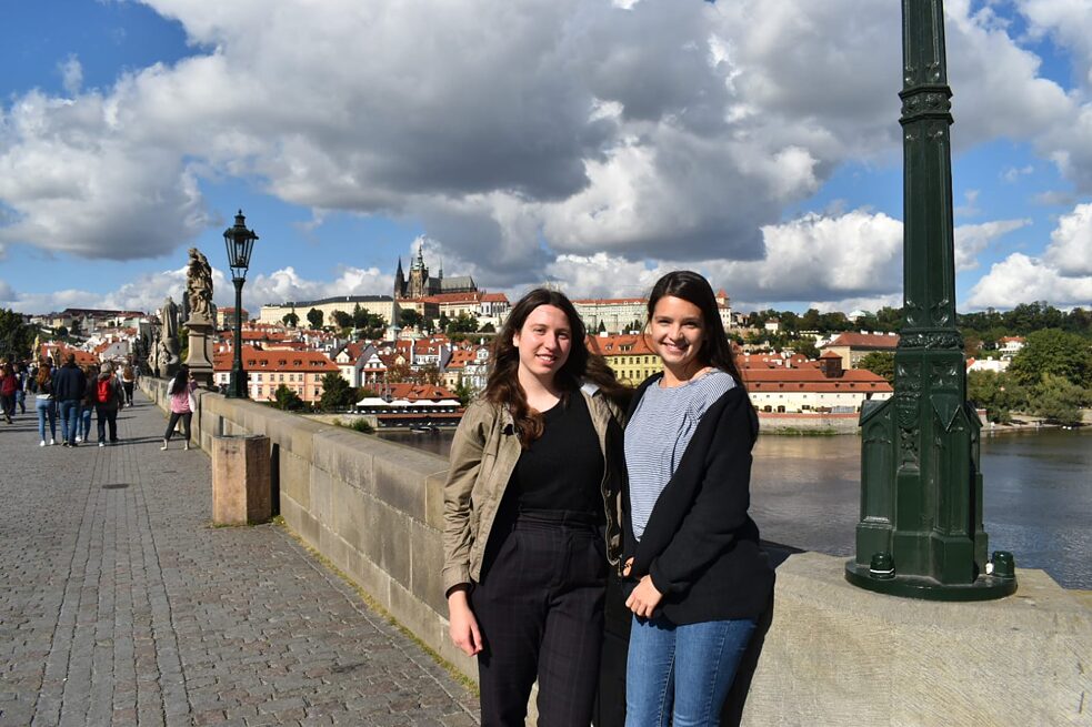 Rückblick: Lucie und ich in Prag auf der Karlsbrücke