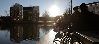 Het Pianomeer aan de Potsdamer Platz vangt regenwater op en leidt het naar ondergrondse reservoirs.