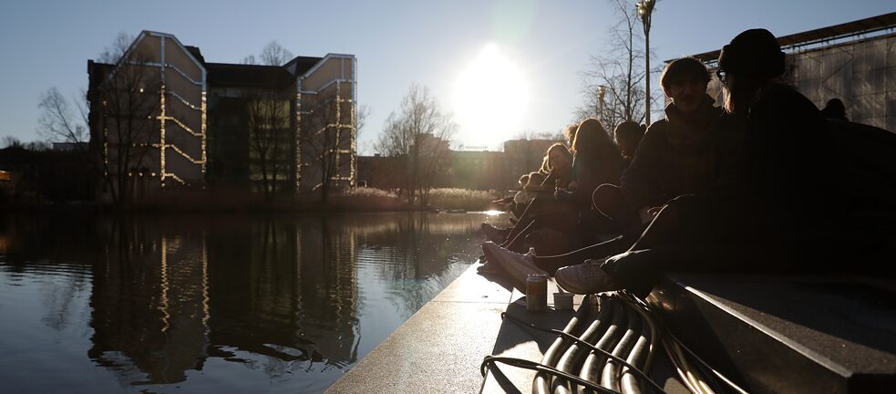 The Piano Lake on Potsdamer Platz collects the rainwater and channels it into underground cisterns.