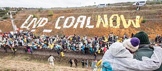 “End Coal Now”: azione di Ende Gelände alla miniera a cielo aperto di Hambach nell’autunno 2018. 
