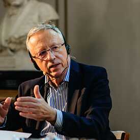 Univ.-Prof. Mag. Dr. Georg Gombos, Universität Klagenfurt, Forschungsschwerpunkte u.a. Interkulturelles Lernen