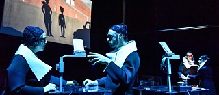 Szene aus der Inszenierung „IOTA K.I.“